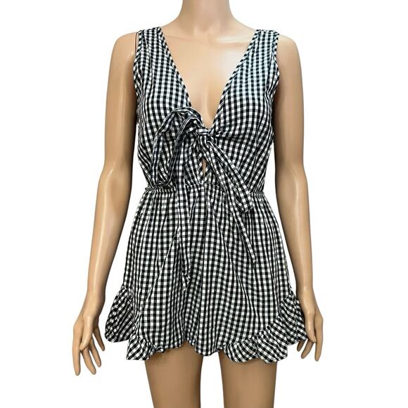 Fashion Nova Gingham Romper Medium Tied Front Ruffle Hem Cutout Cottage Coquette - Picture 1 of 7